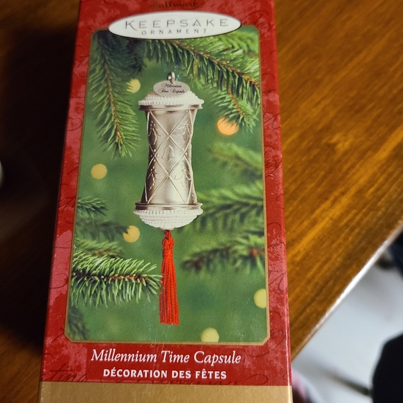 Hallmark Millennium Time Capsule Year 2000 Keepsake Christmas - Picture 3 of 4